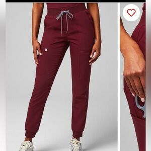 Fabletics on call scrub joggers